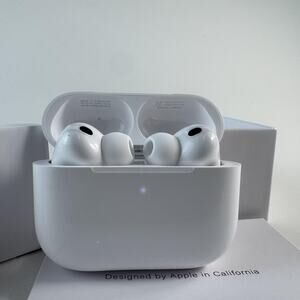 Apple AirPods Pro 3 Wireless Earbuds White Bluetooth USB-C Case MFHP4AM/A